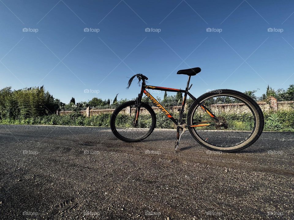 One lonely bicycle 