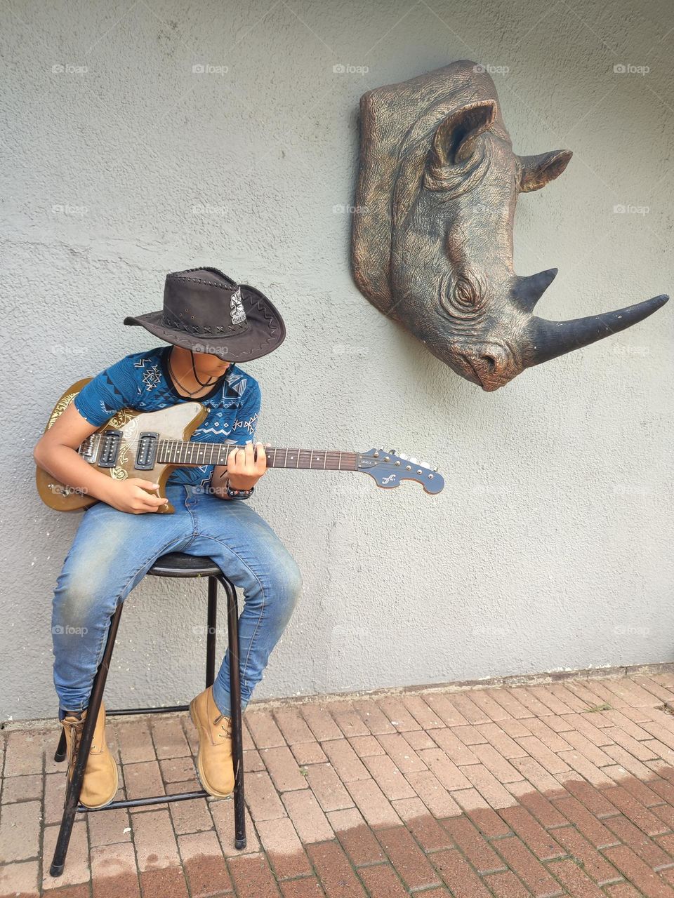 Playing the Electric Guitar