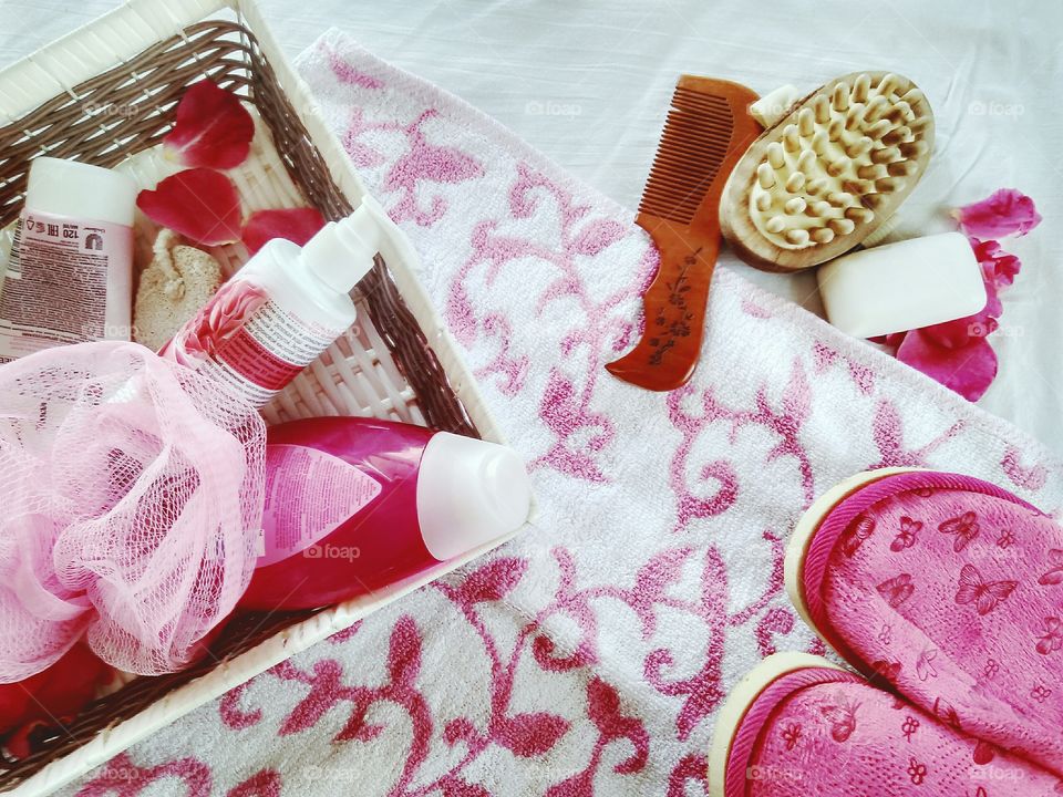bathroom accessories cosmetics and accessories in pink