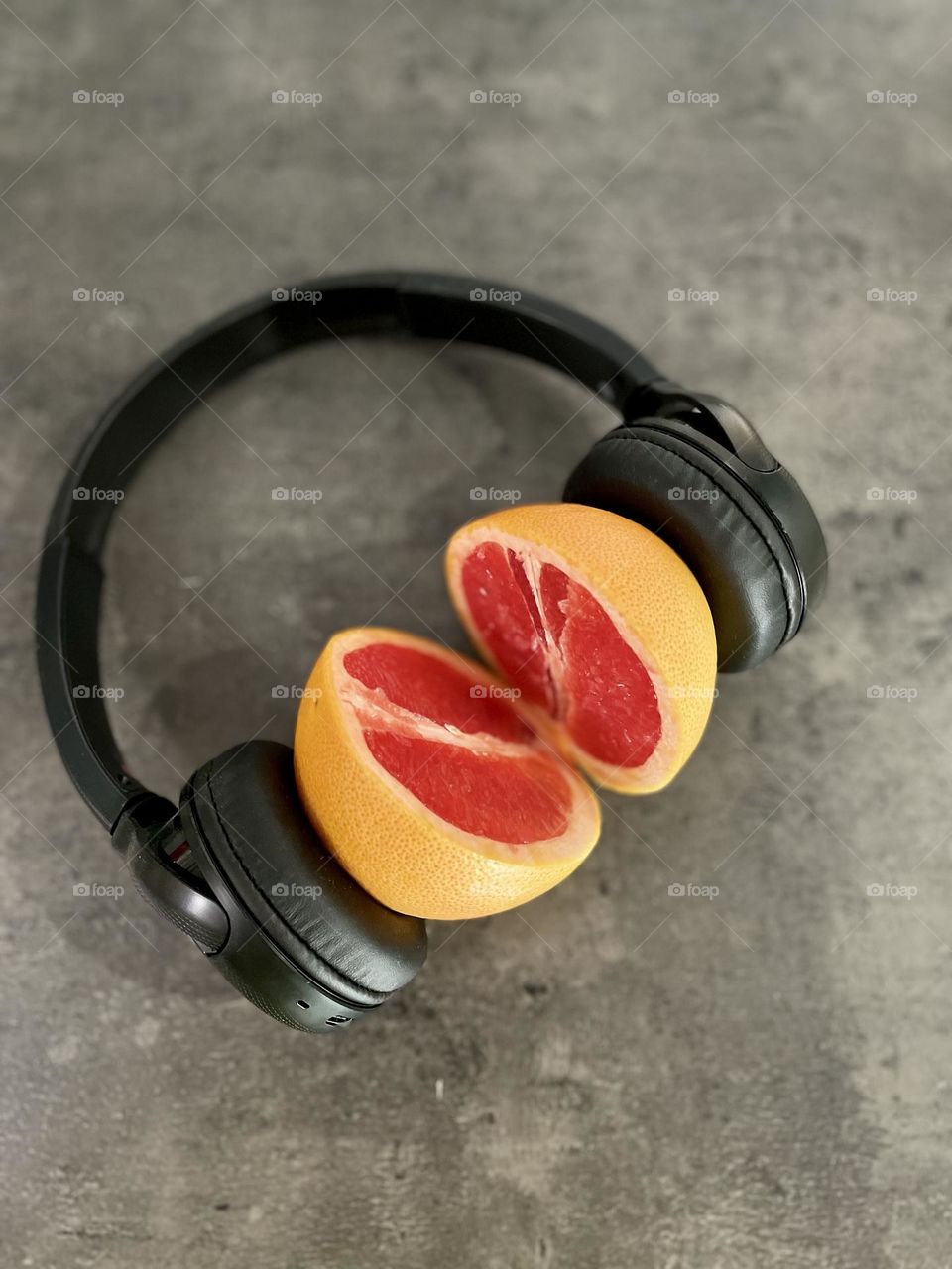 Pink cut grapefruit 