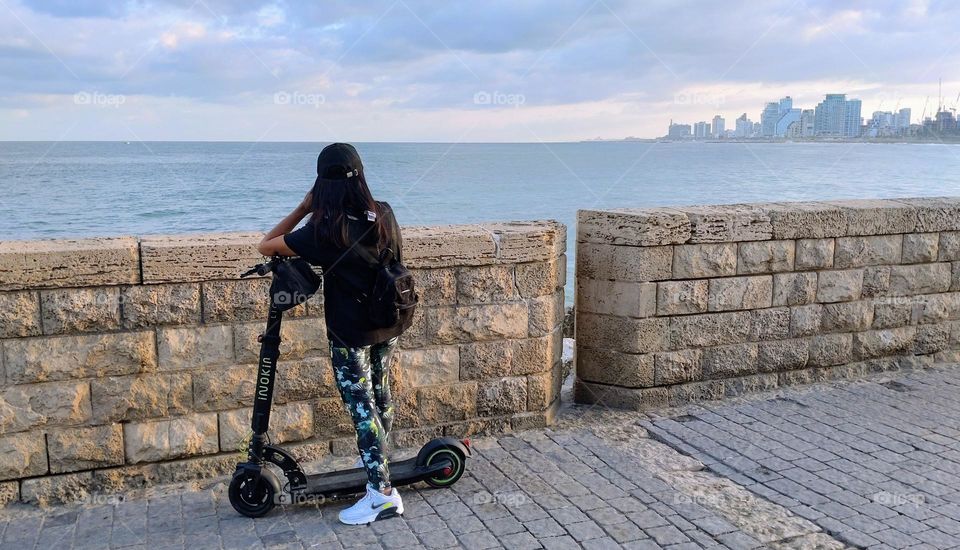 Seafront 🛴 City view 🏙️ Morning 🛴 Clouds 🏙️ Scooter 🛴