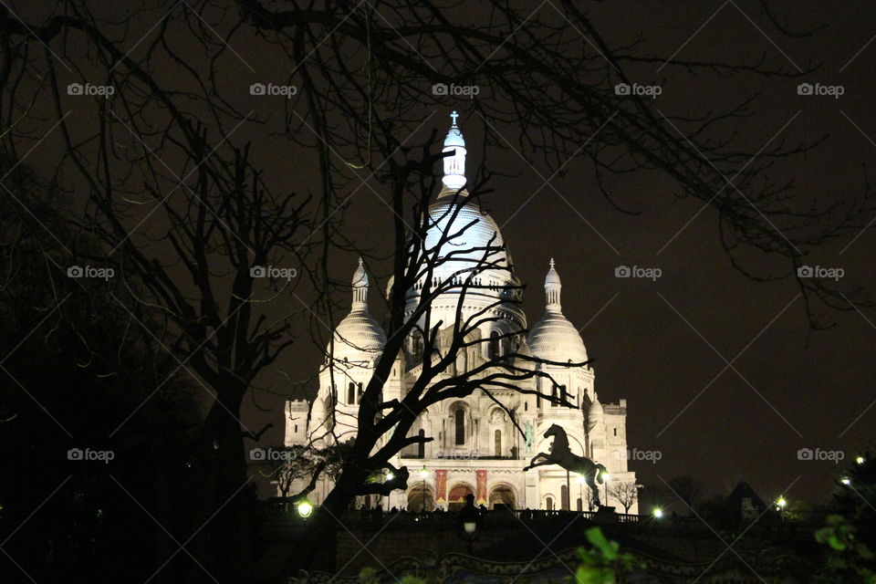 Sacre coeur de Paris at Night