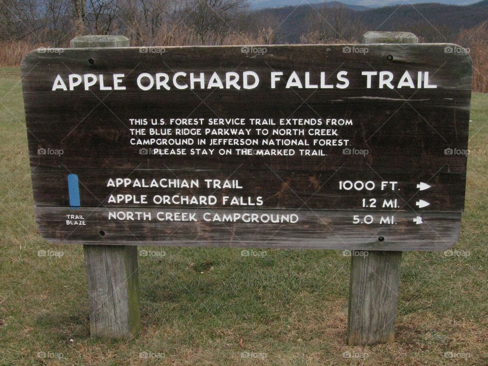 Apple Orchard Falls Trail Sign