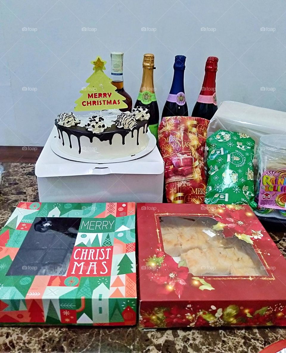 Gift giving is the true essence of Yuletide Season, sharing blessings not only during Christmas but all throughout the year.