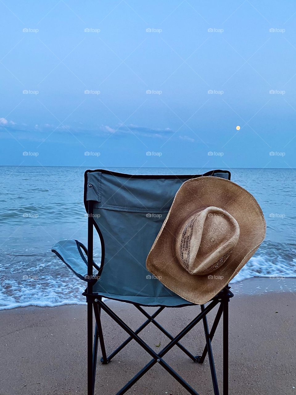 bright colors in minimalism