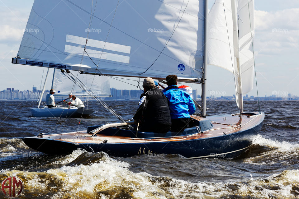 Sailing race, dragons