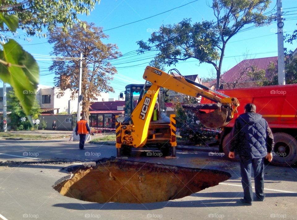 failed asphalt excavator repair work провал асфальта экскаватор ремонтные работы