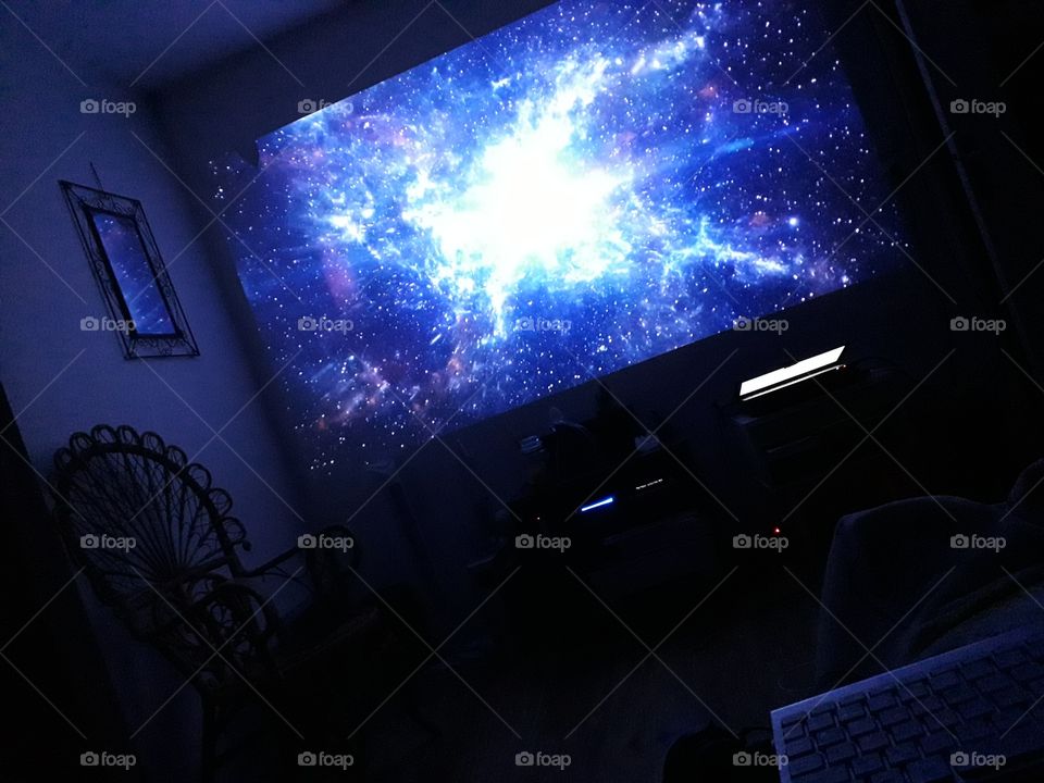 spectacular vidéo projector geek space wall light cinema home