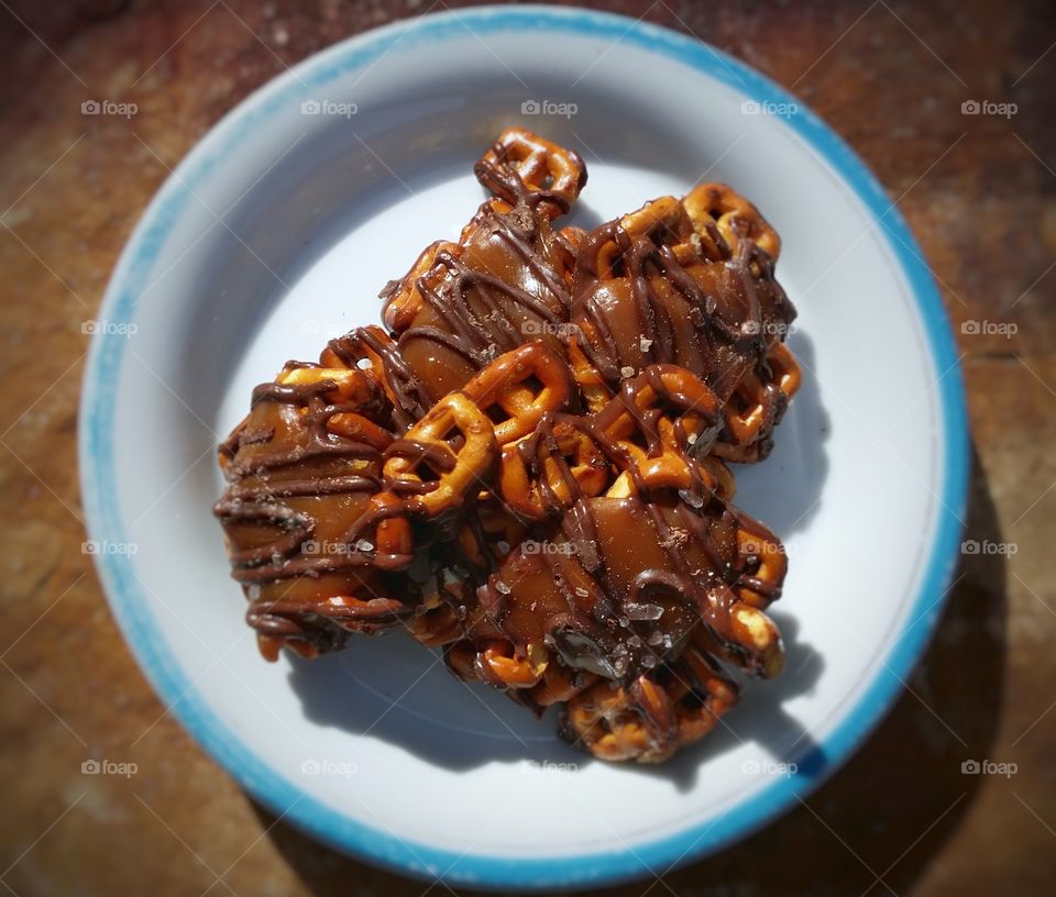 Chocolate Caramel Pretzels Sea Salt