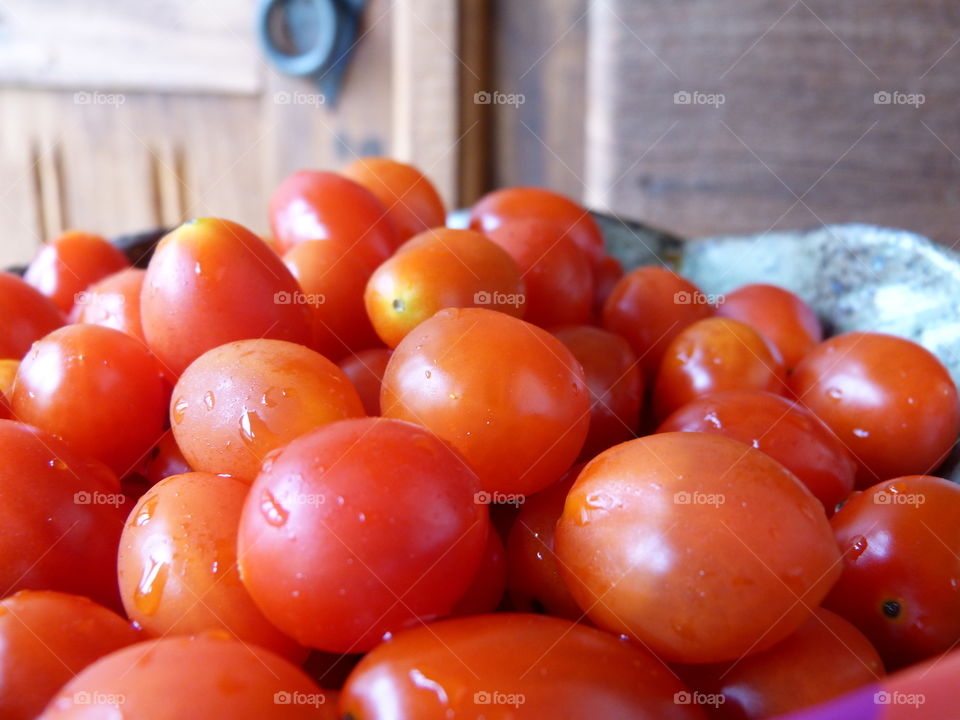 red fresh tomatoes