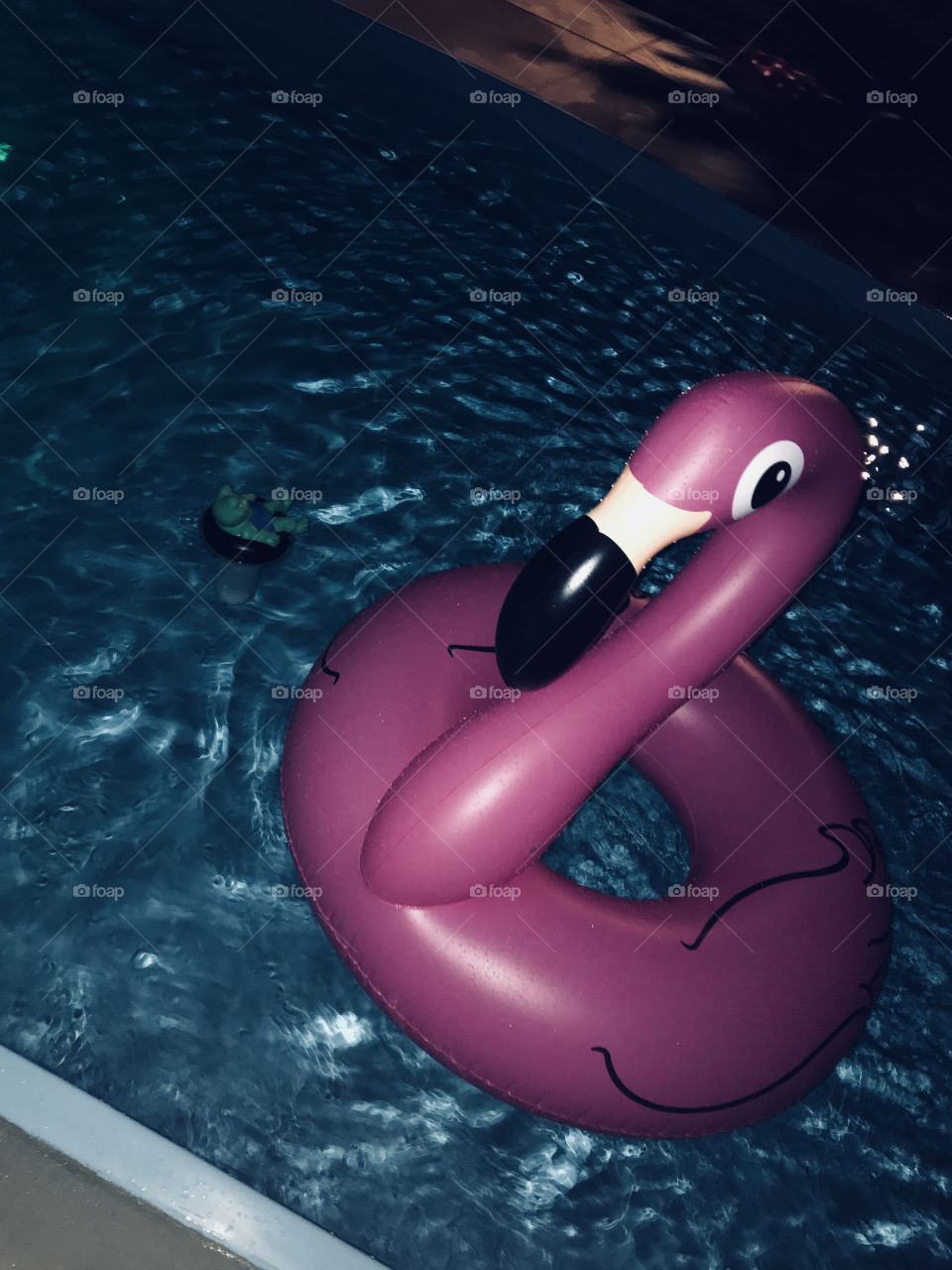 Aesthetic pool picture (pt. 2)