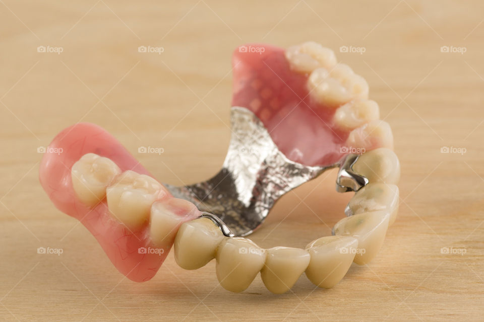 Modern denture