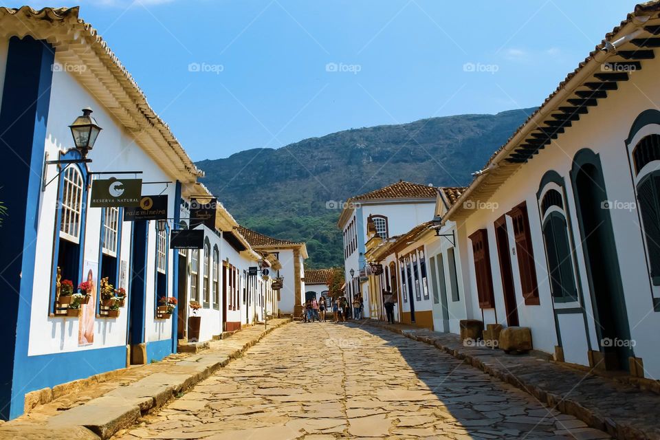 View from the ground of a street in the countryside of Brazil