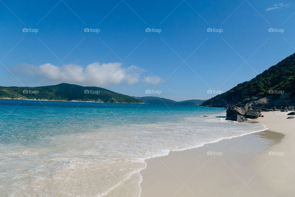 Praia com paisagem linda e fantástica no Brasil, na região do Lagos no Rio de Janeiro, em Arraial do Cabo