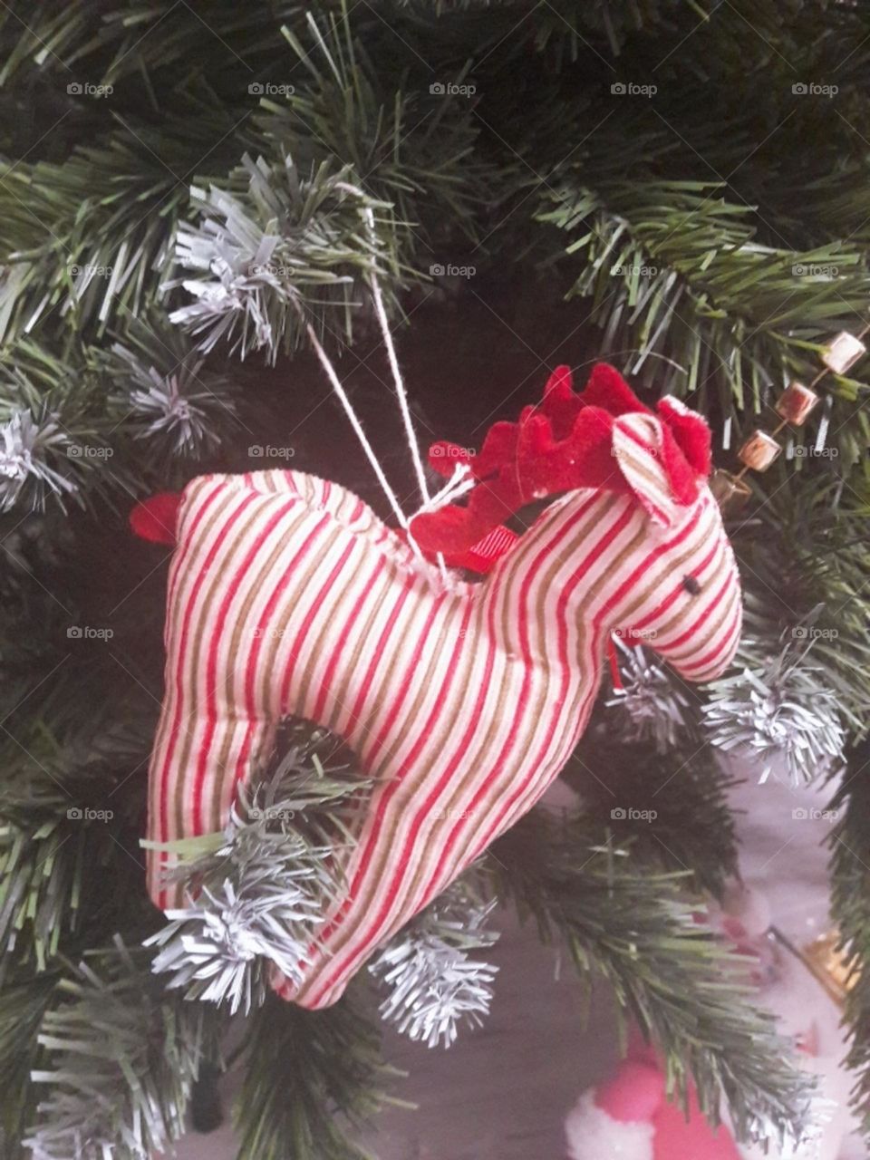 Dyi craft home made handmade design decor decoration view day part details capture life Light reys  building old history memory cristmas time Red toy