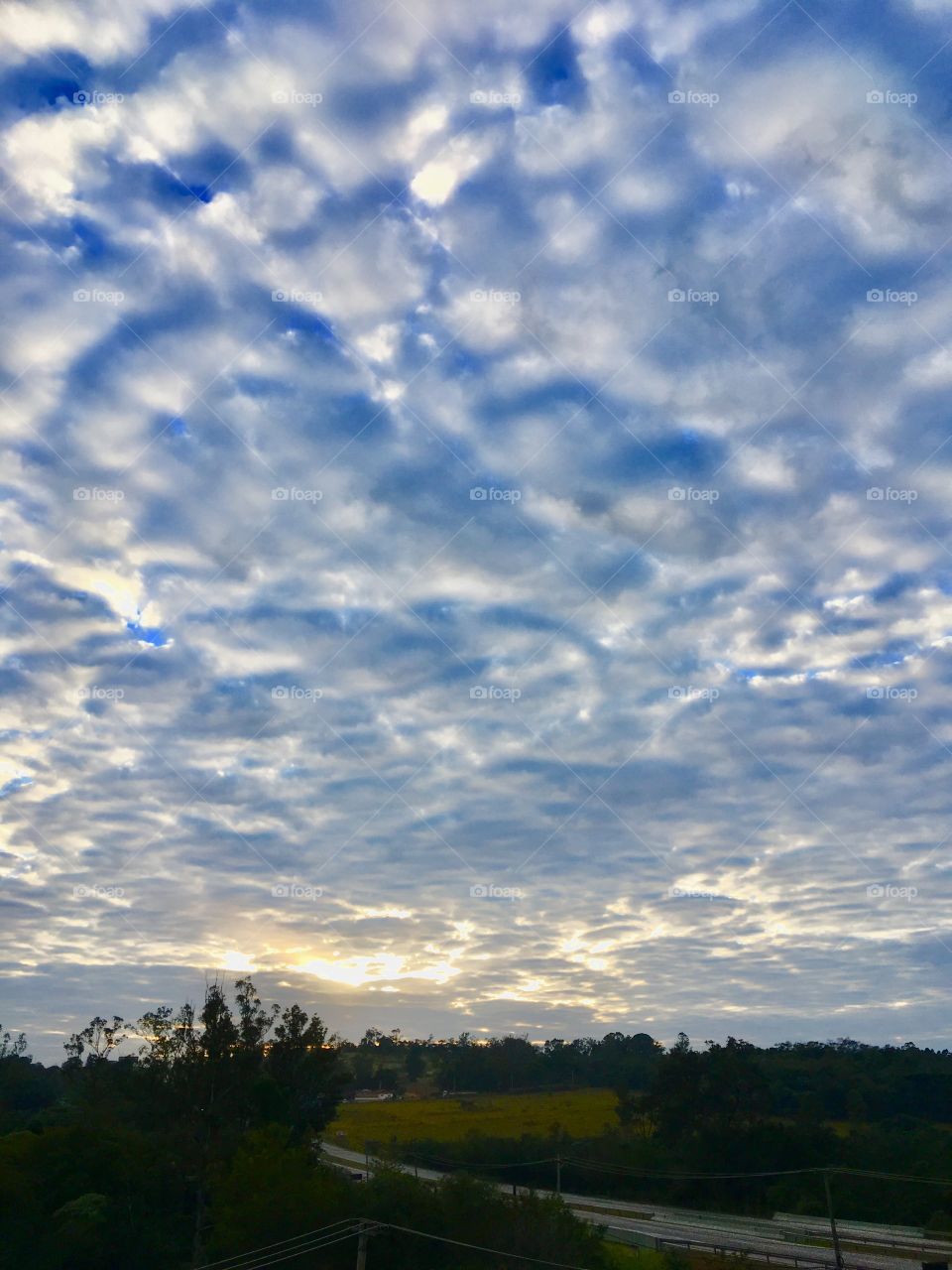 ☁️ Muitas vezes a #natureza brinca com suas pinturas no #céu infinito, não?
🌅
#fotografia #Jundiaí #mobgrafia #arte #amanhecer #inspiração
