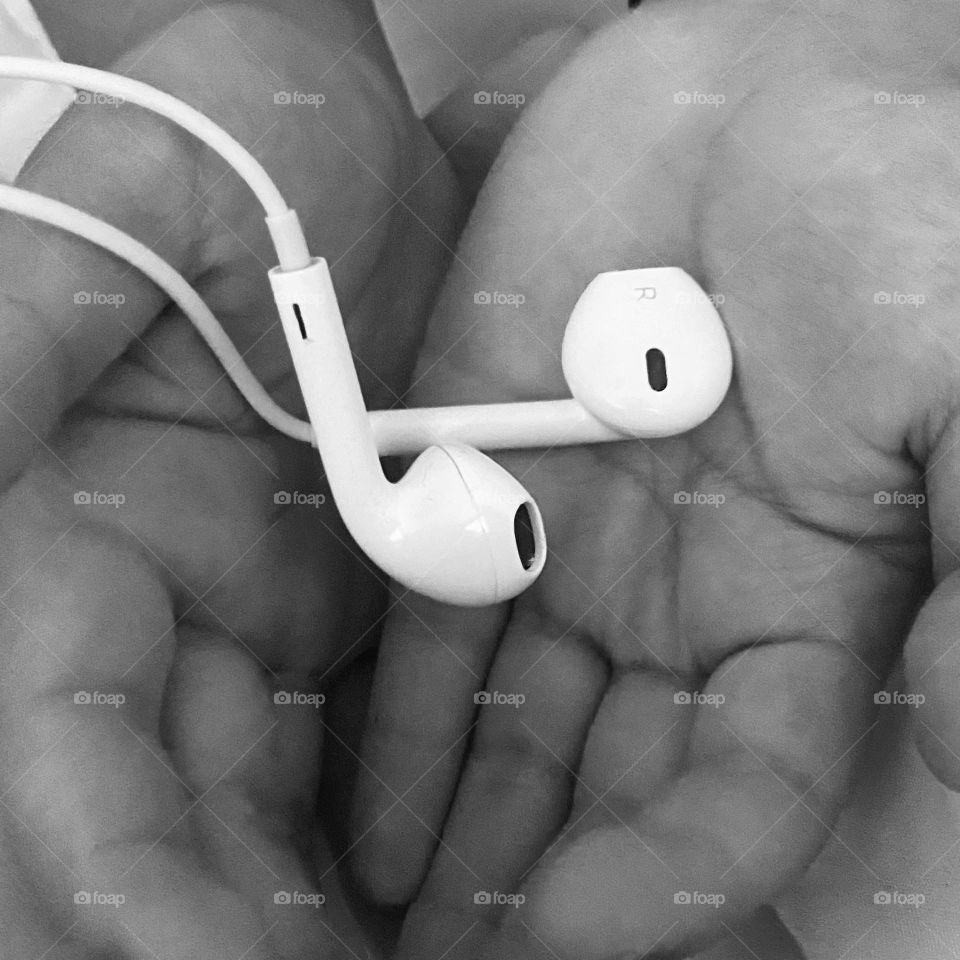 Apple earphones