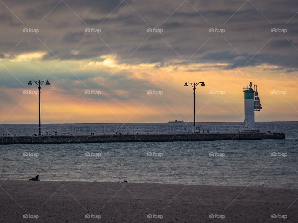 The pier at lake Ontario in the Oshawa Harbour 