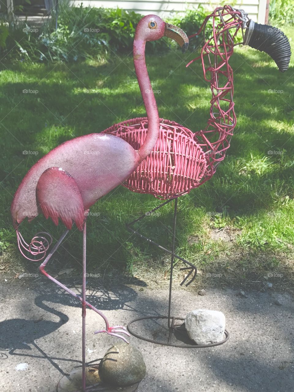 Flamingo statues 