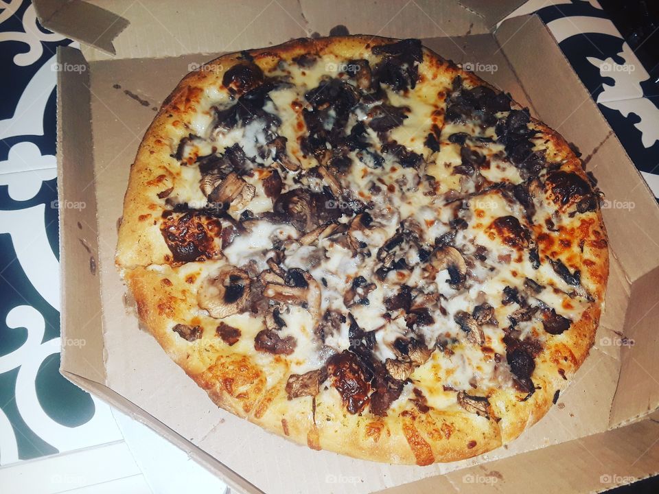 CHEESE STEAK PIZZA