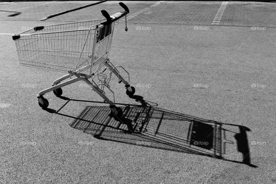 shopping cart shadow