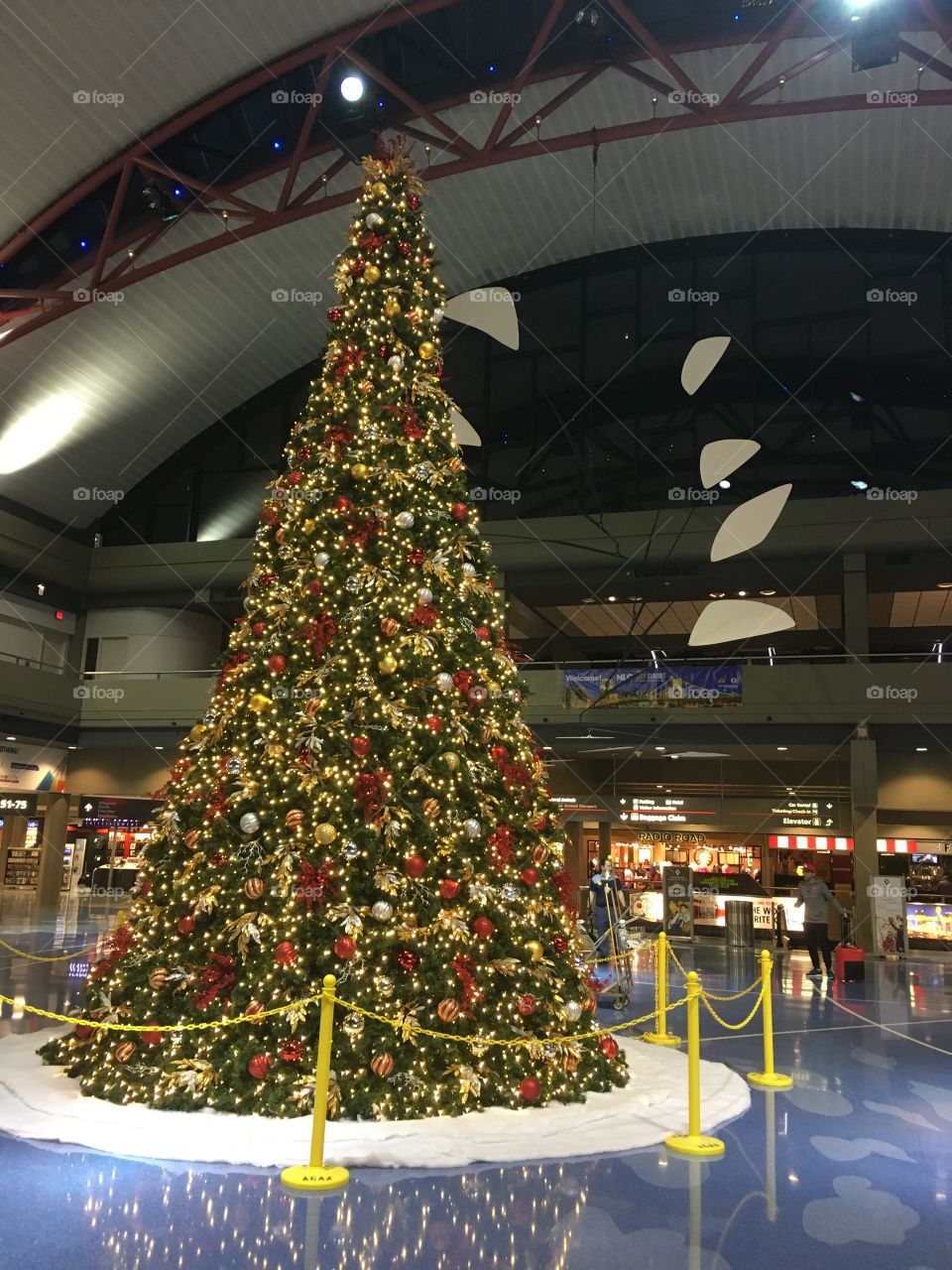 Christmas at Pittsburgh International Airport 