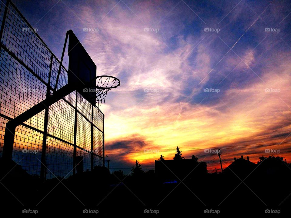I love my hobby. My favorite sport is basketball. In this case, I completely turn off and only feel a universe around me. Wonderful! 
I had a photograph this moment.
Staying in good shape!
Photo by: Madar Krisztián