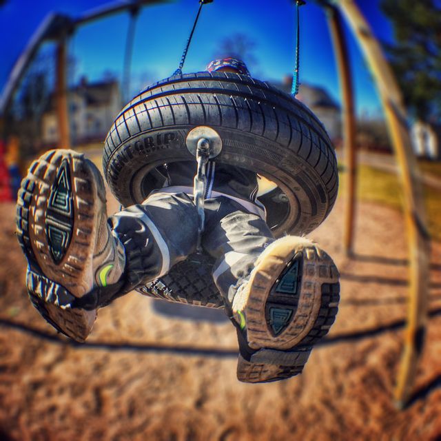Spring swing