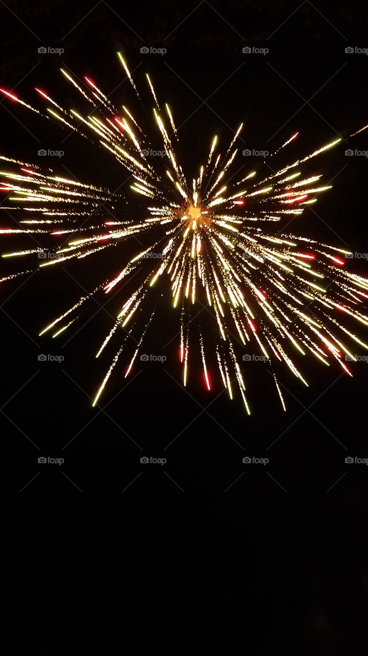 spectacular sparkly fireworks in Tennessee