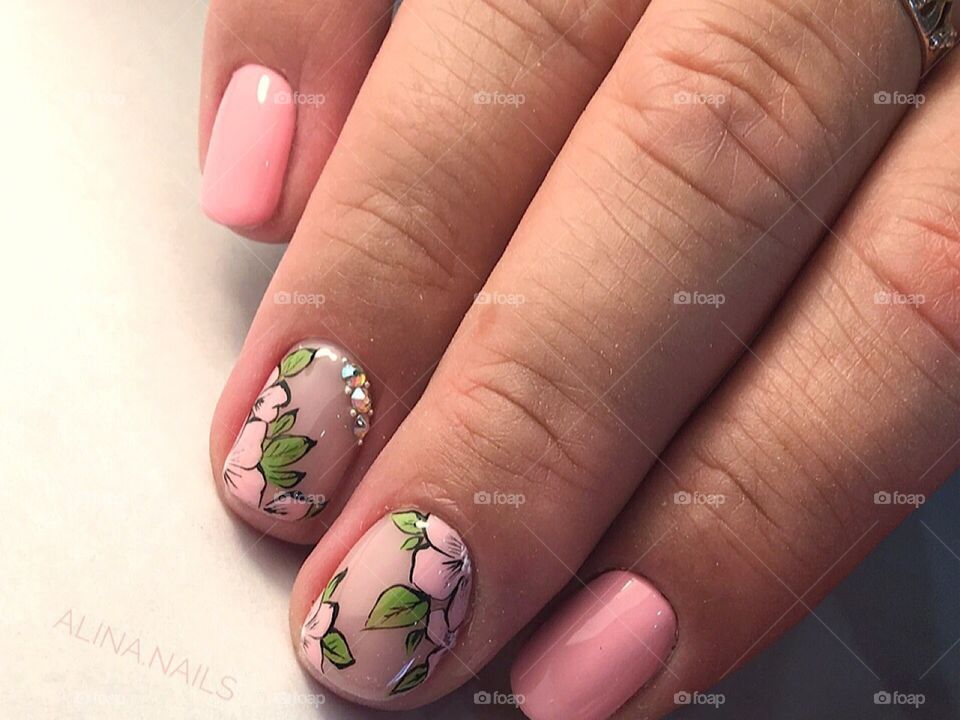 Nails flower pink 