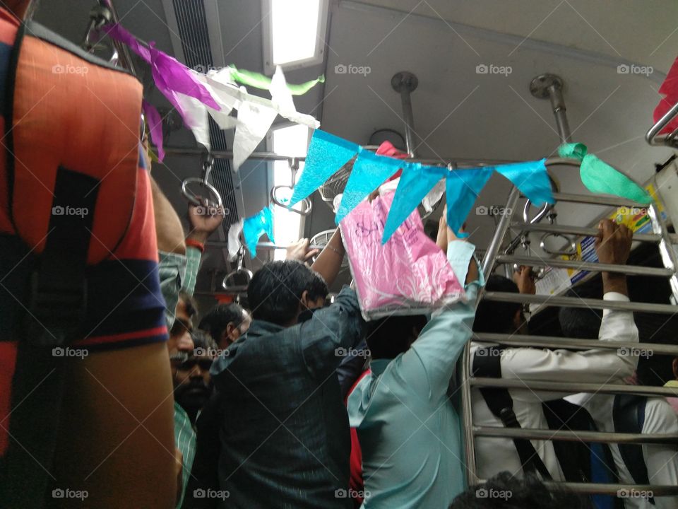 crowd of Mumbai local