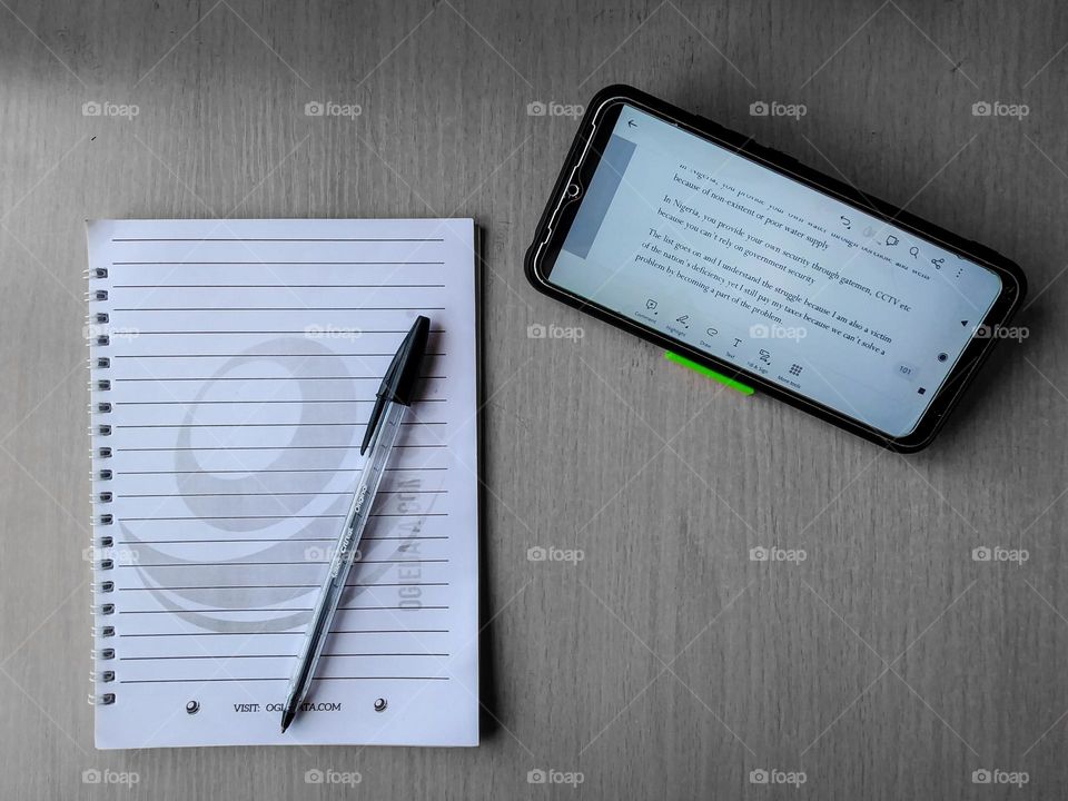 studying with smartphone