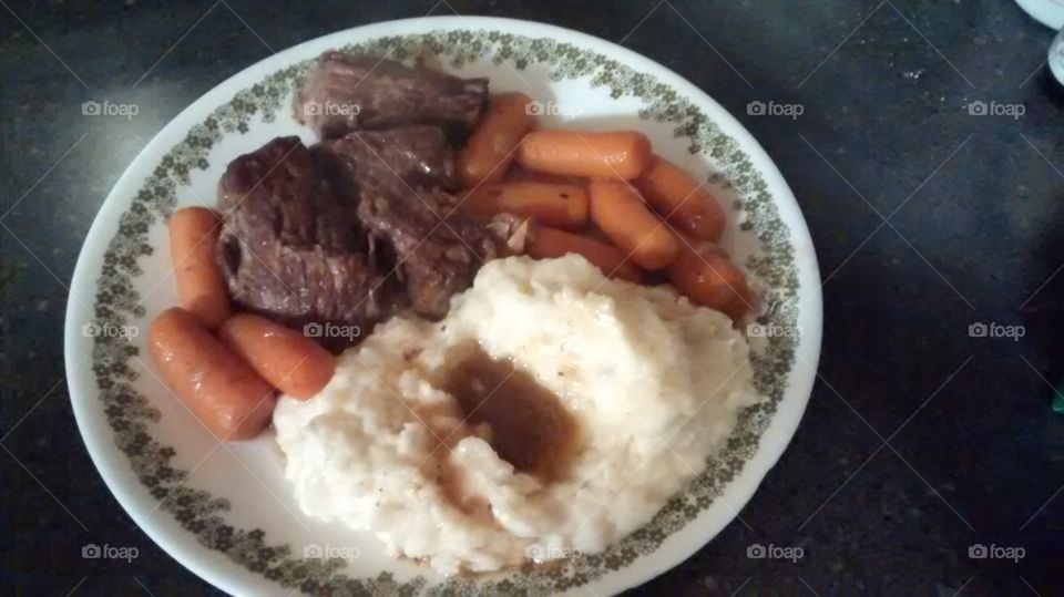 yummy pot roast,potatoes,carrotts