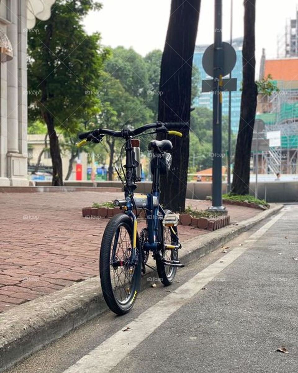 One lonely bicycle 🚴