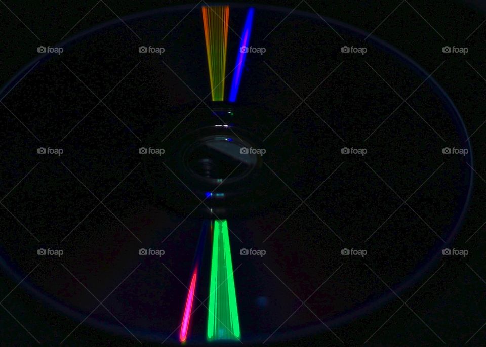Light reflection off of CD 