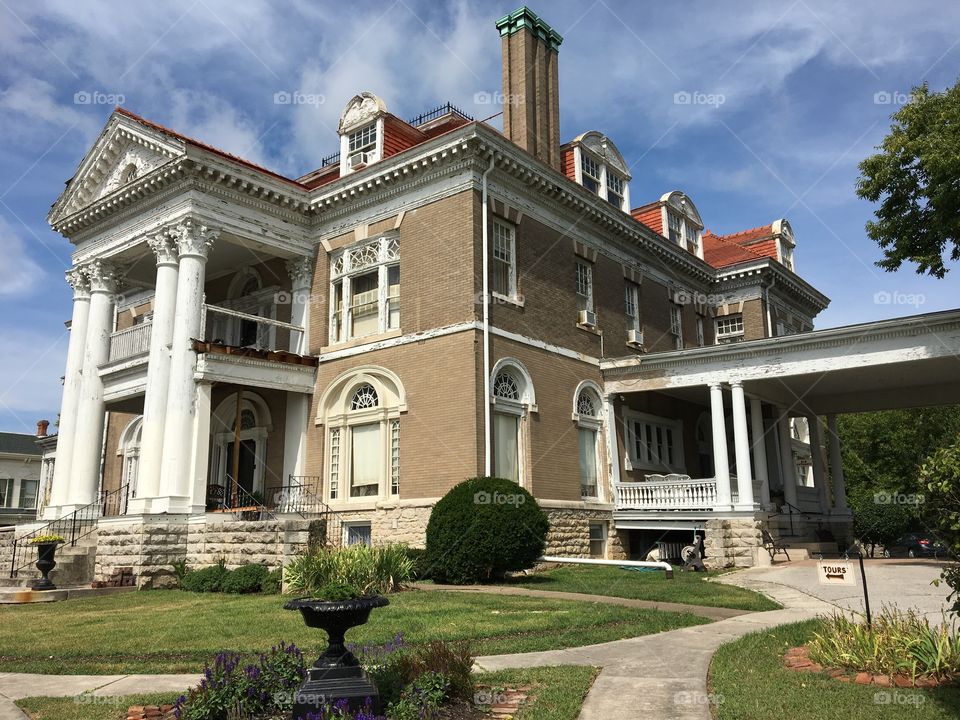 Rockcliffe Mansion in Hannibal, Missouri 