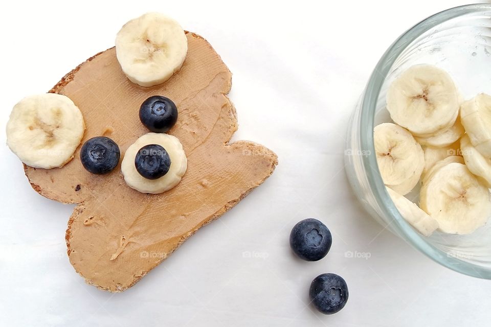 Bear shaped peanut butter and banana bread for kids 