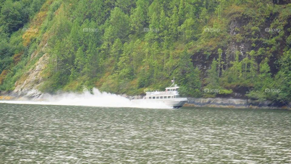 High speed boat racing