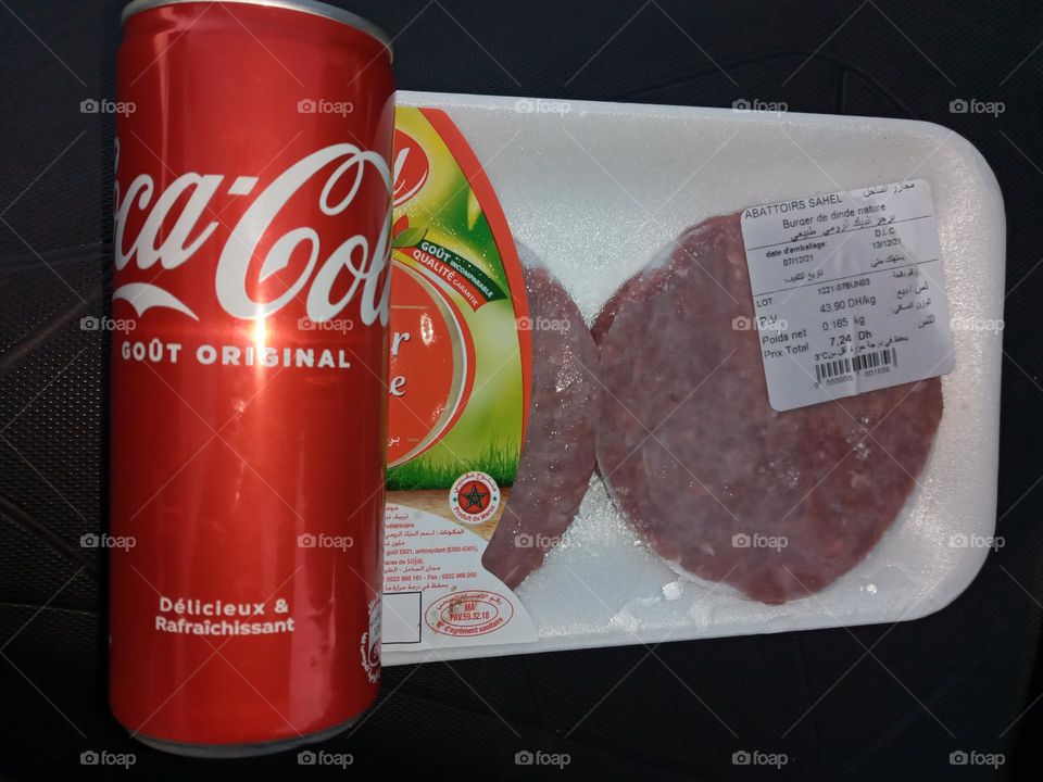 Coca cola Canet and burger