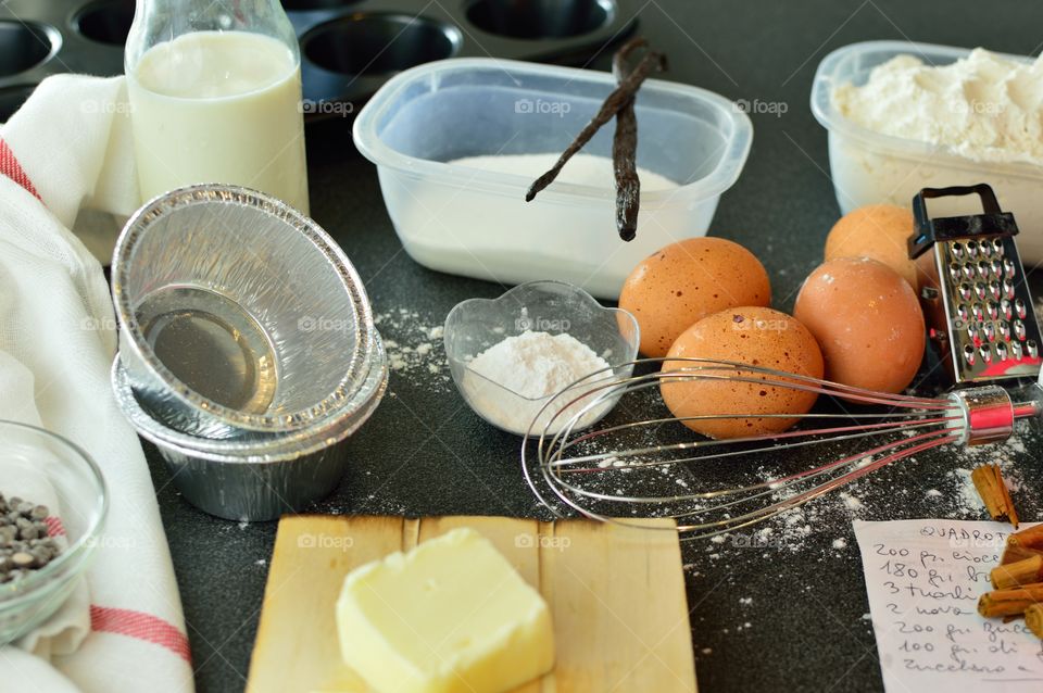 ingredients for making a cake at home