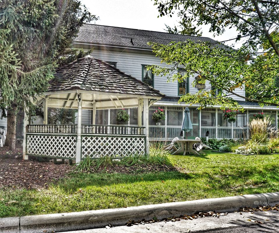 Architecture. Gazebo in Front Yard