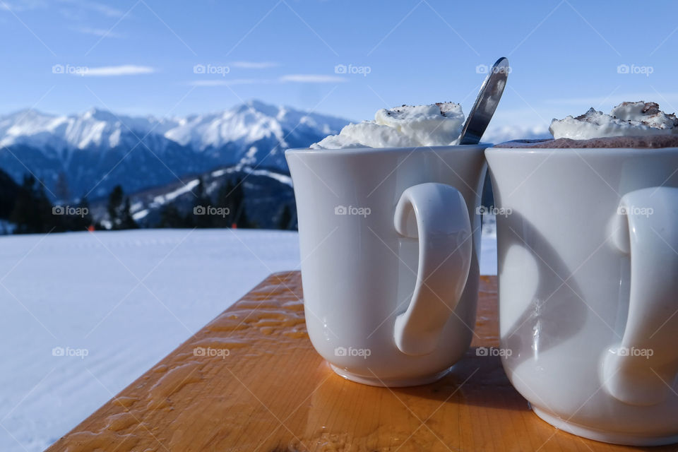 Wintersport with hot choco