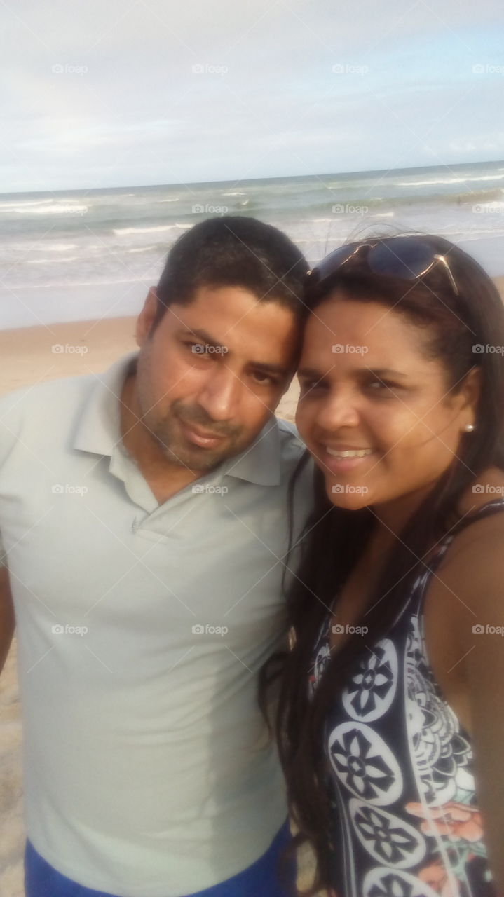eu esposa e o mar de Itapuã