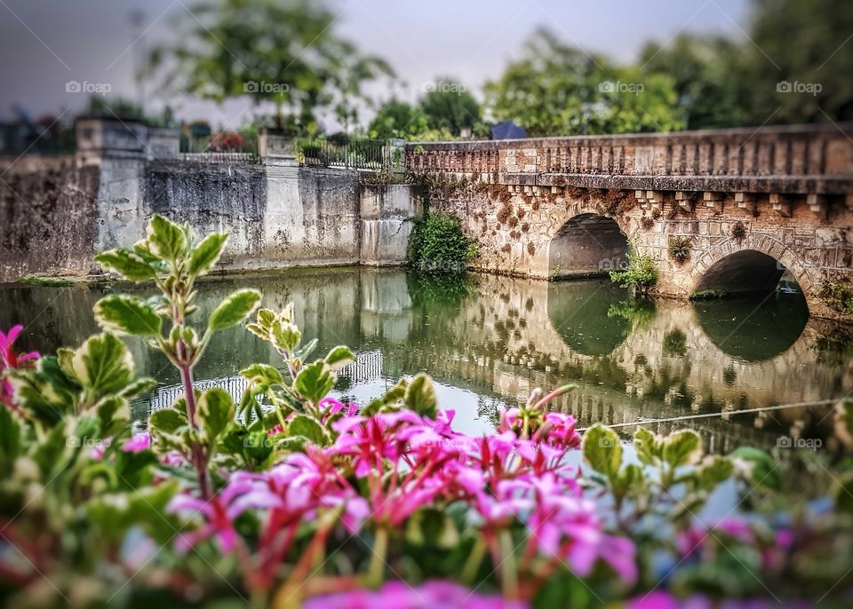 The old bridge - Allemans-du-Dropt, France