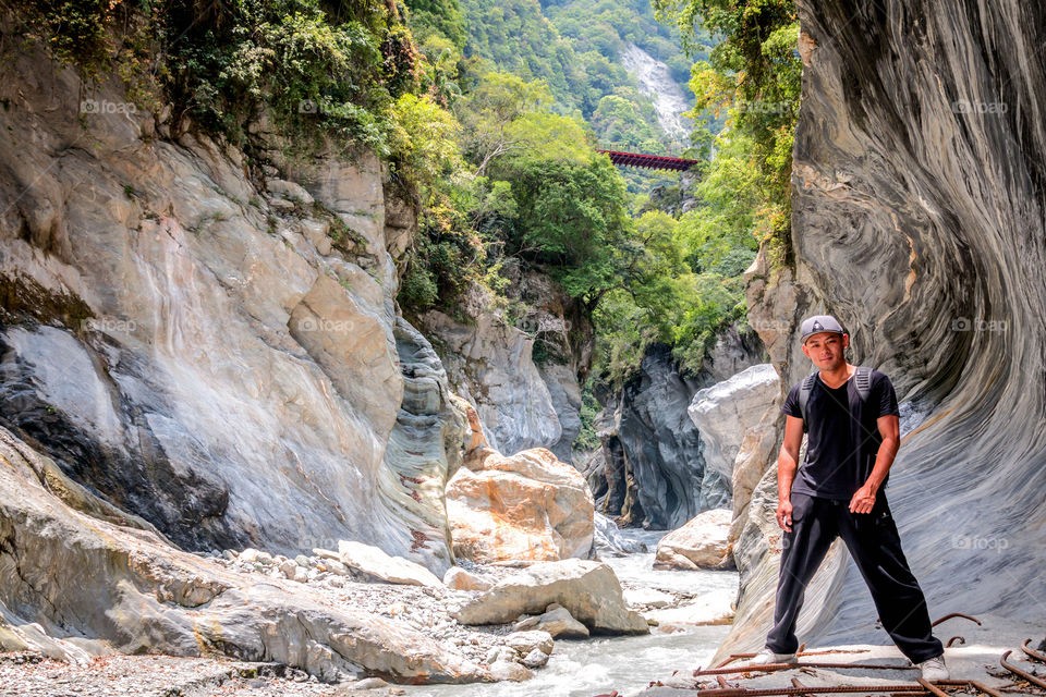 The Wenshan Hot Spring Trail in Taroko, Taiwan, the natural environment of the gods!