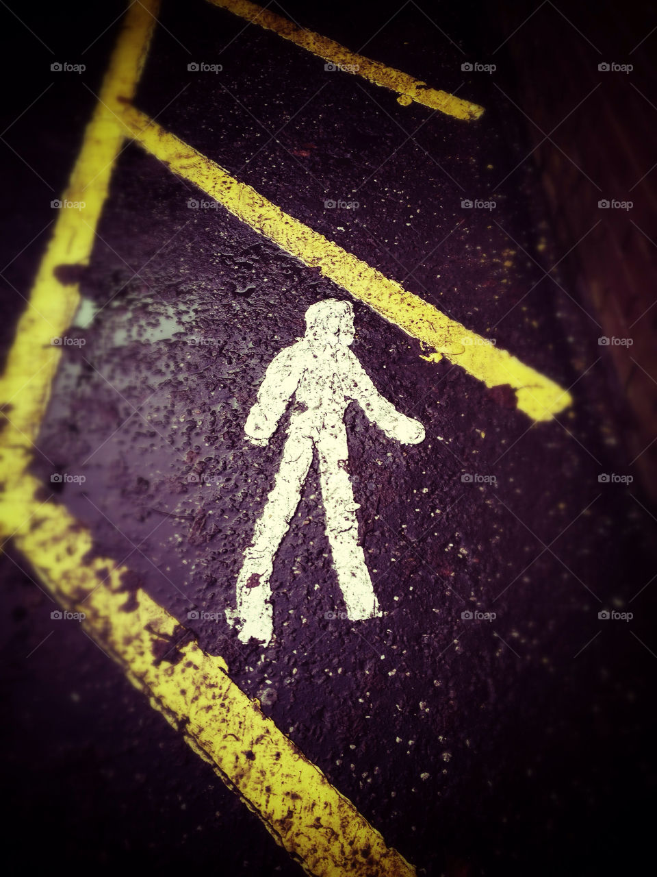 walkway pedestrian by robinseet