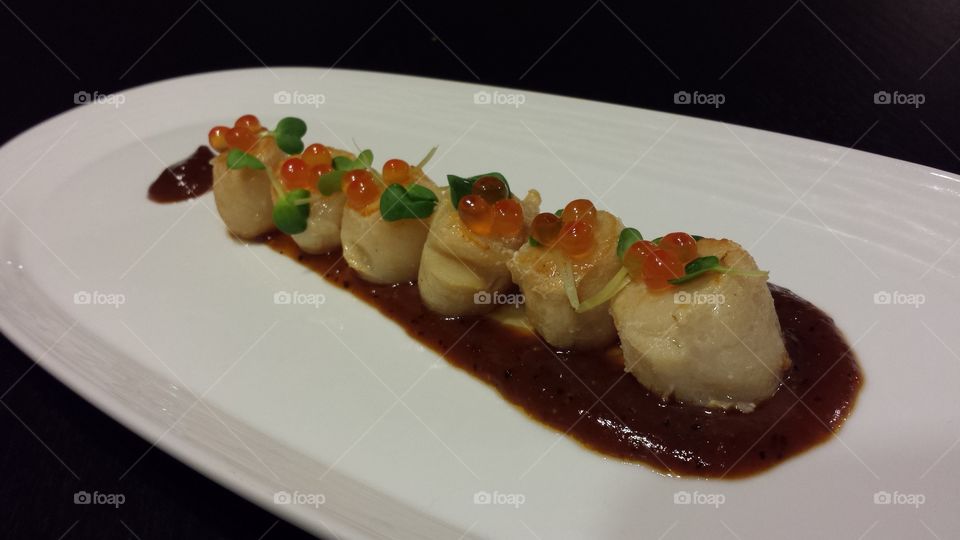 scallops and roe