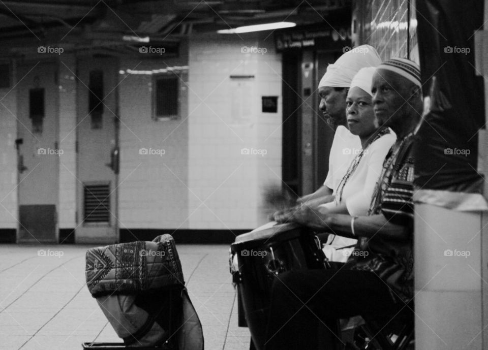 Street performers in the New York subway 