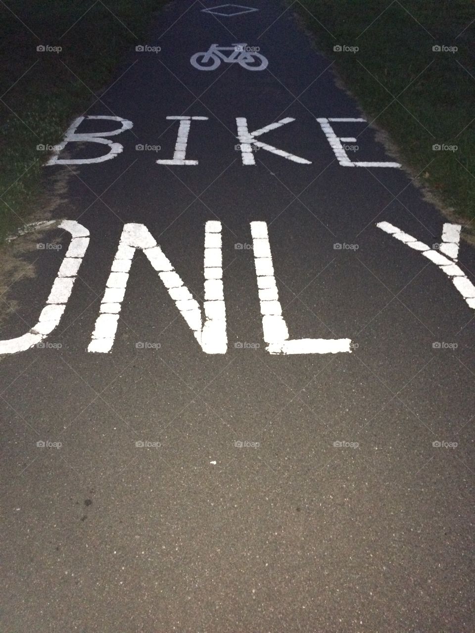 Bike sign road