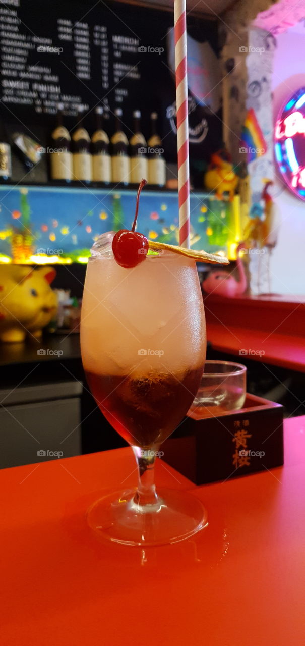 It's cocktail o'clock